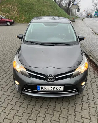 małopolskie Toyota Verso cena 56999 przebieg: 179999, rok produkcji 2013 z Tarnów